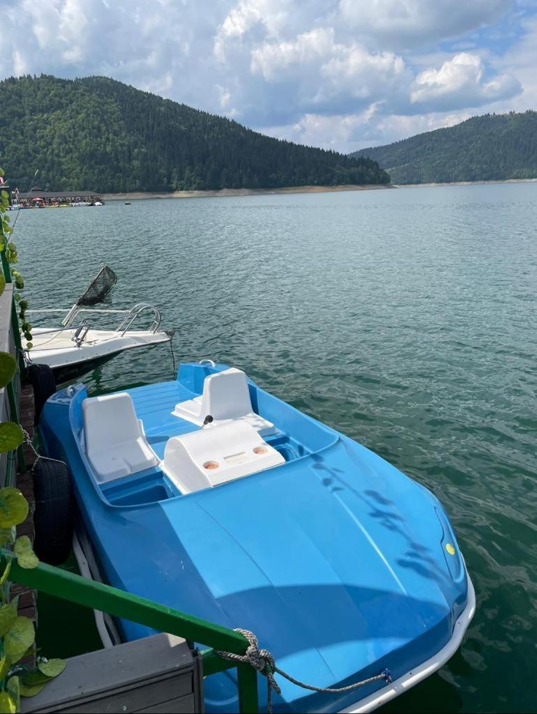 Holiday Bicaz Bungalows On The Lake Екстер'єр фото