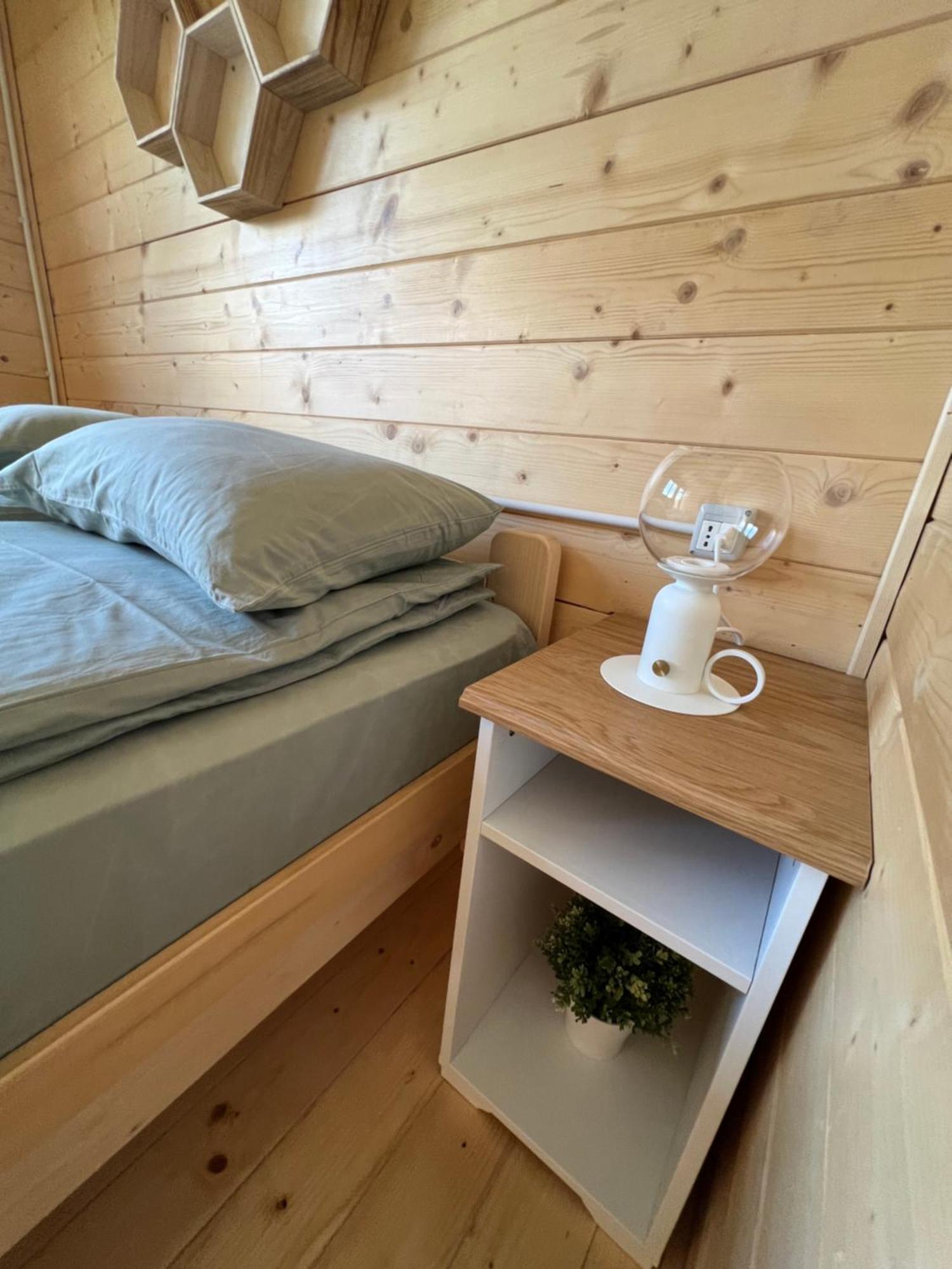 Holiday Bicaz Bungalows On The Lake Екстер'єр фото