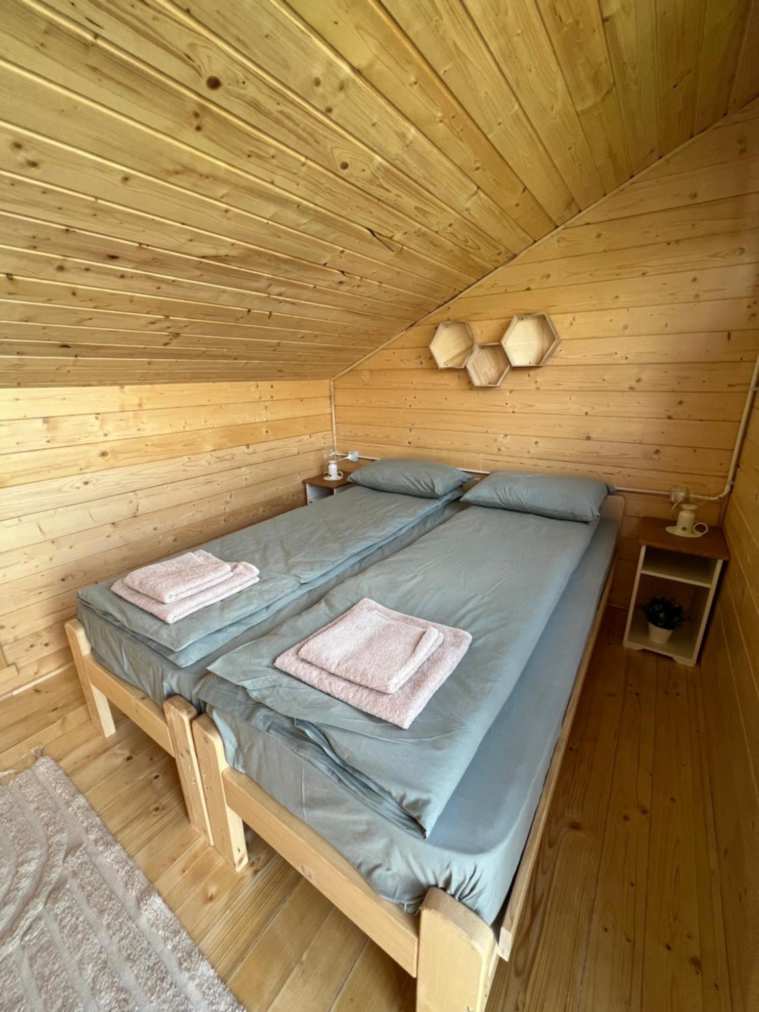 Holiday Bicaz Bungalows On The Lake Екстер'єр фото