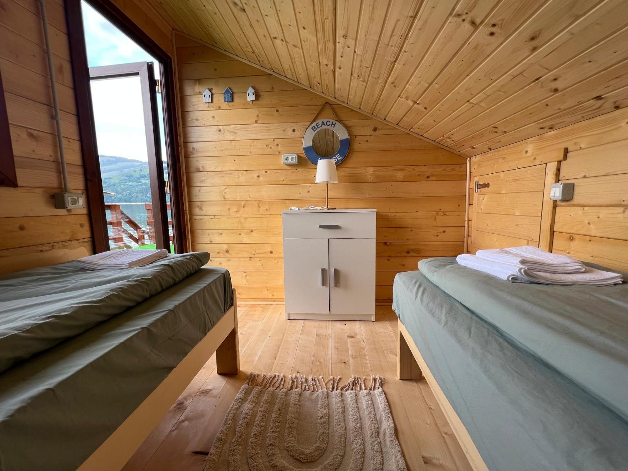 Holiday Bicaz Bungalows On The Lake Екстер'єр фото