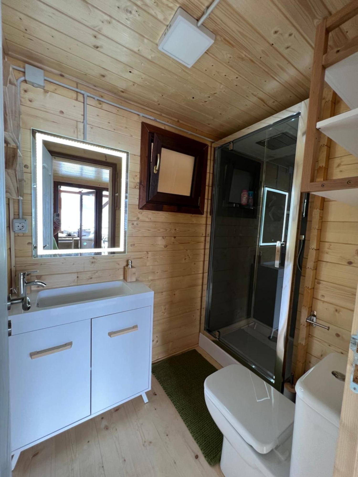 Holiday Bicaz Bungalows On The Lake Екстер'єр фото