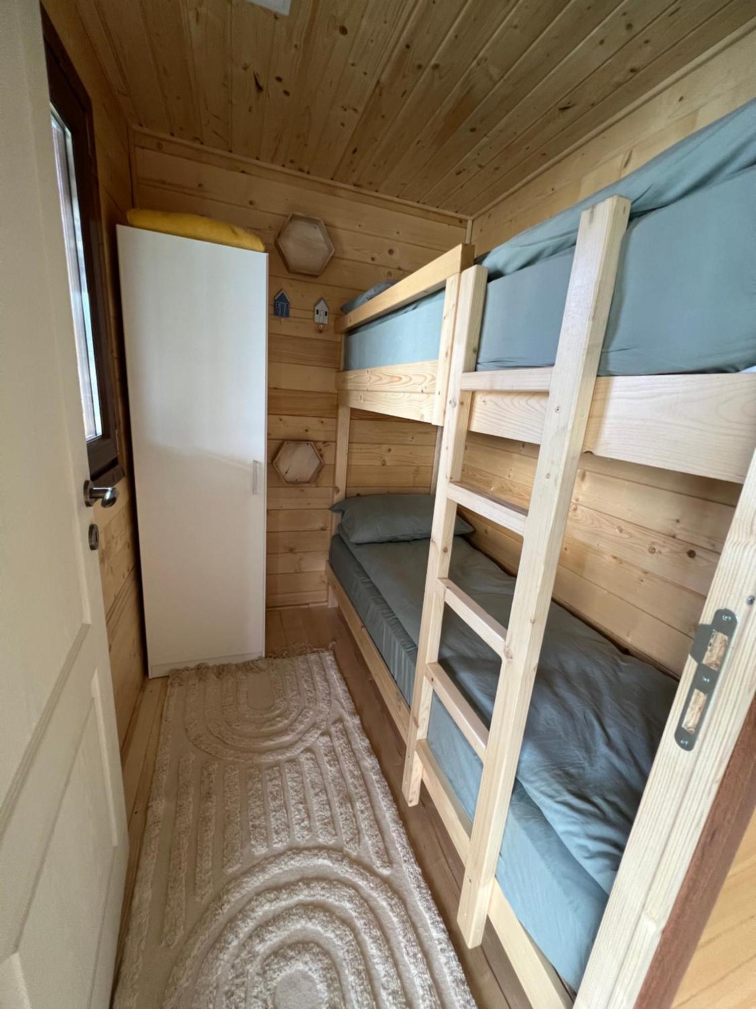 Holiday Bicaz Bungalows On The Lake Екстер'єр фото