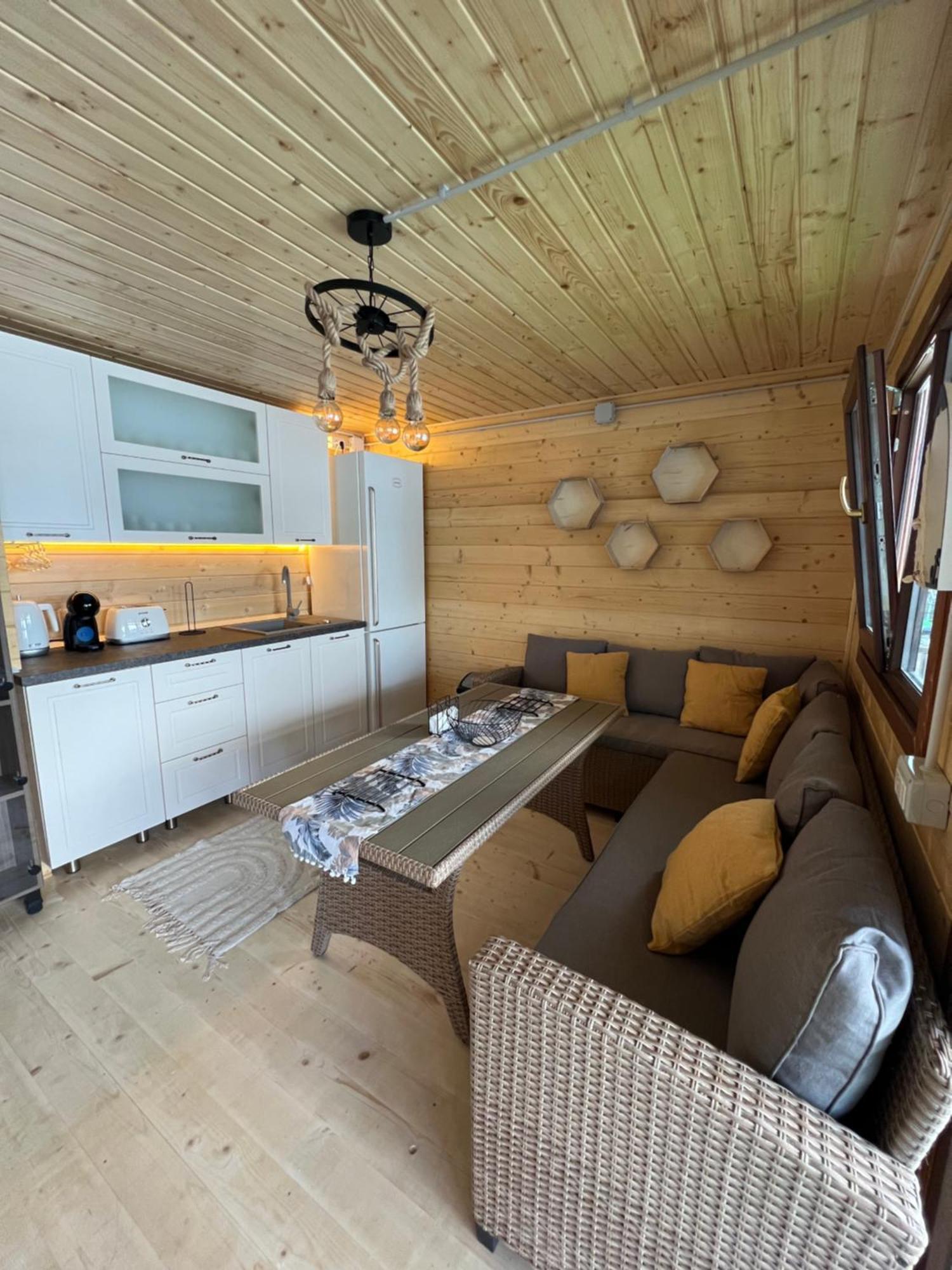Holiday Bicaz Bungalows On The Lake Екстер'єр фото