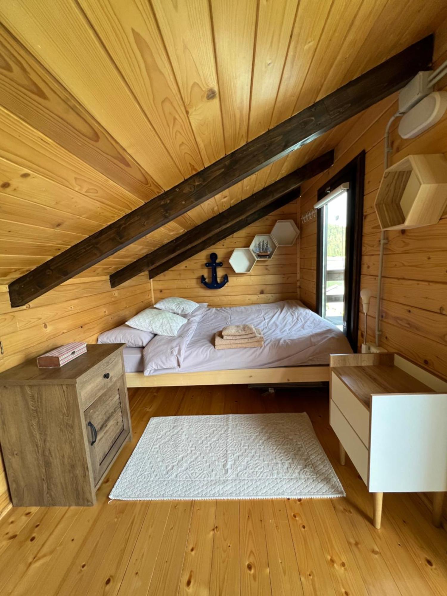 Holiday Bicaz Bungalows On The Lake Екстер'єр фото