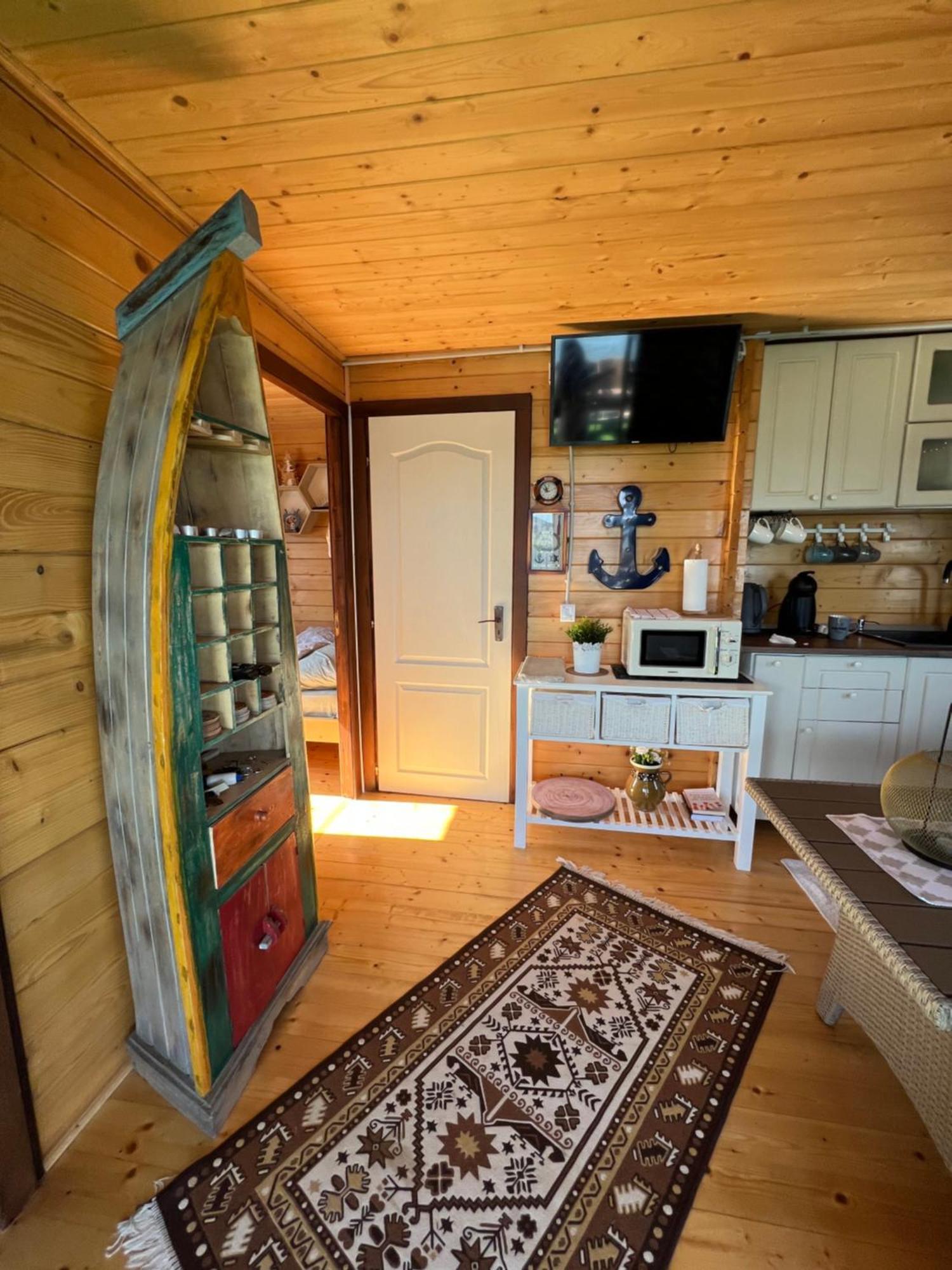 Holiday Bicaz Bungalows On The Lake Екстер'єр фото