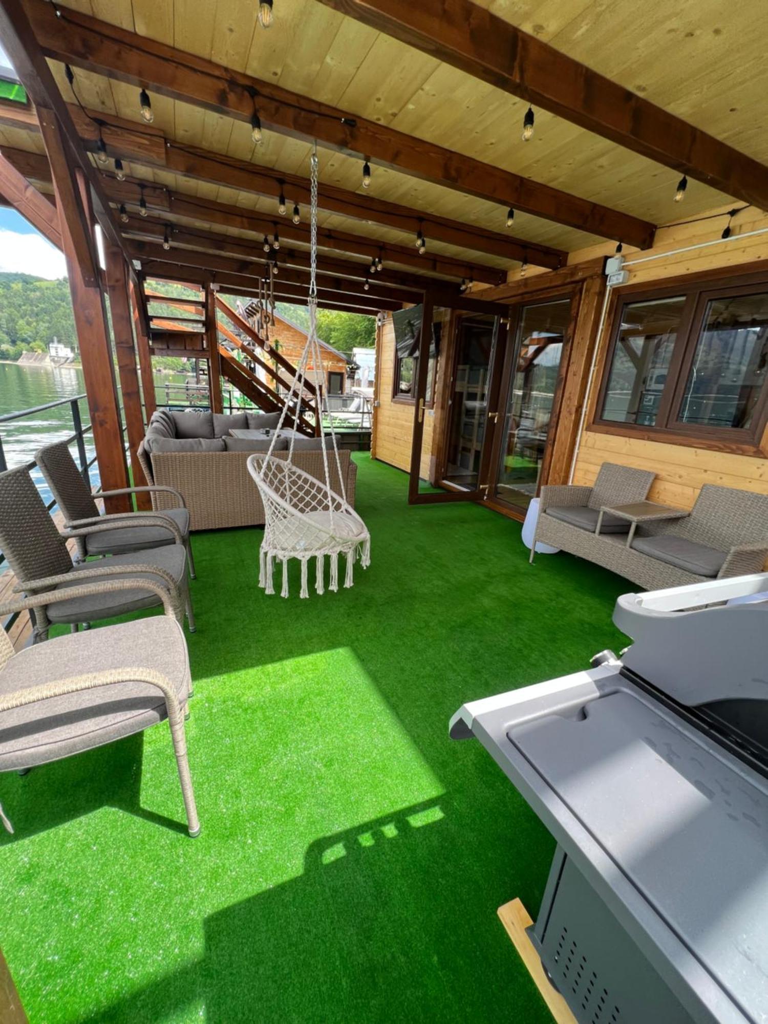 Holiday Bicaz Bungalows On The Lake Екстер'єр фото