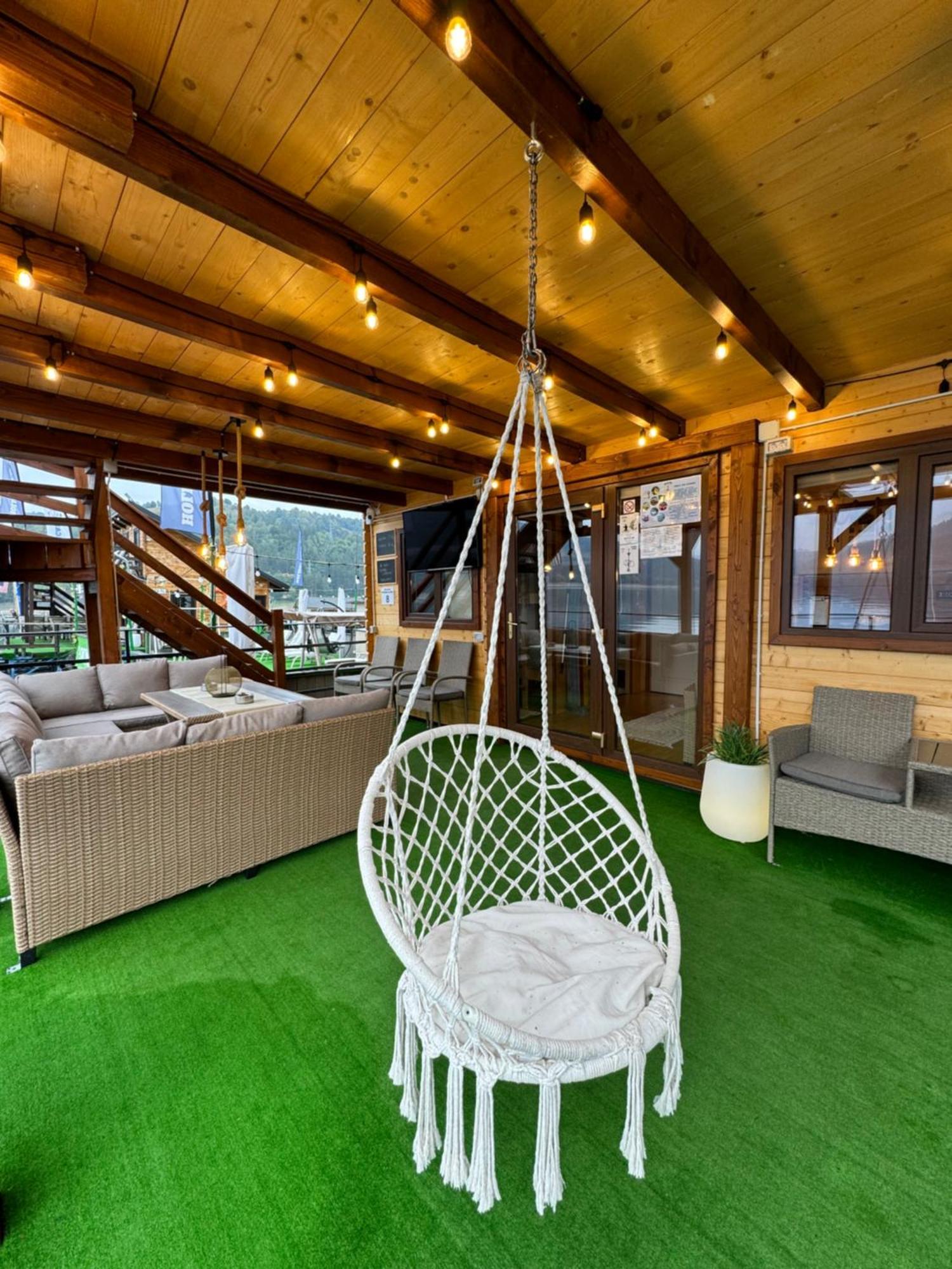 Holiday Bicaz Bungalows On The Lake Екстер'єр фото